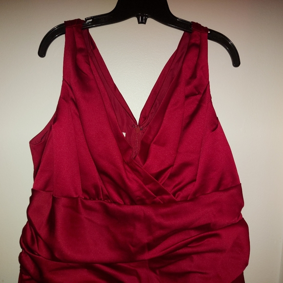 Davids Bridal Red Long Gown - Picture 2 of 11